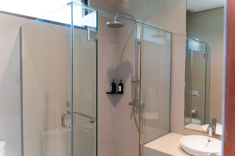 Bathroom 5, Ohara City View Villa 5 BR with a private heated pool, Bandung