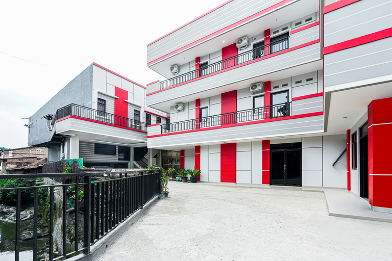 Others 2, Urbanview Hotel Danoufa Supratman by RedDoorz, Bandung