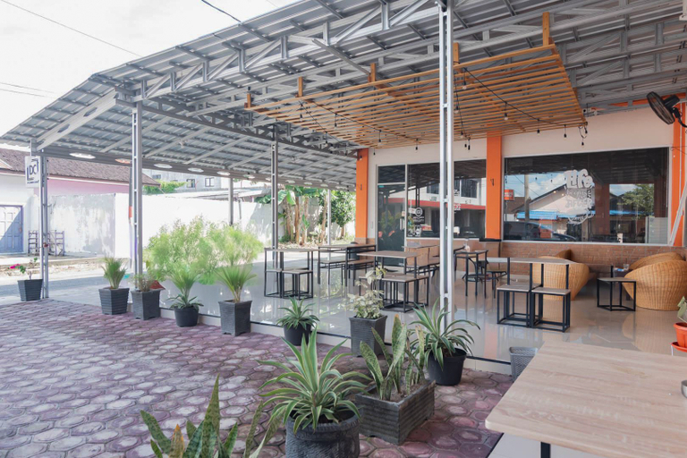 Food & Drinks, Urbanview Hotel Bunderan Besar Palangkaraya by RedDoorz, Palangkaraya