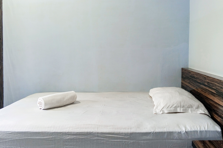 Bedroom 2, Dprof Exclusive Guesthouse Semarang RedPartner, Semarang
