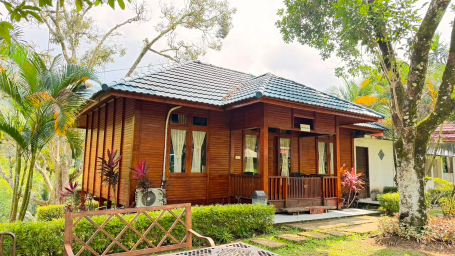 Others 2, Villa Rumah Kayu Lubuk Minturun, Padang Pariaman