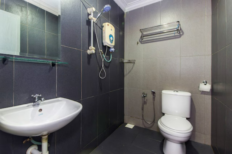 Bathroom, Super 443 Crystal City Hotel, Kuantan