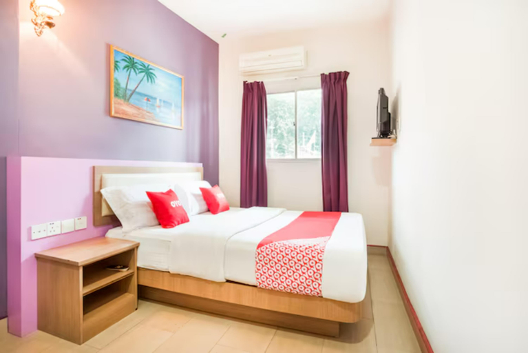 Bedroom 3, Valley View Hotel, Manjung