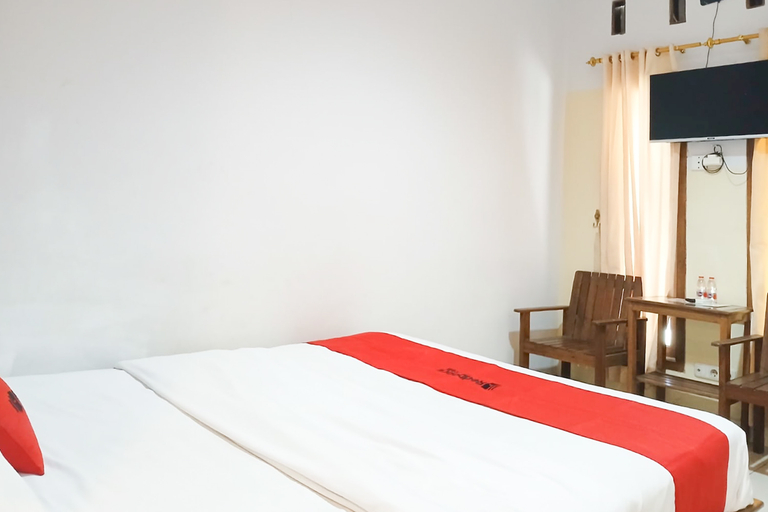 Bedroom 5, RedDoorz near Taman Merapi Yogyakarta, Sleman