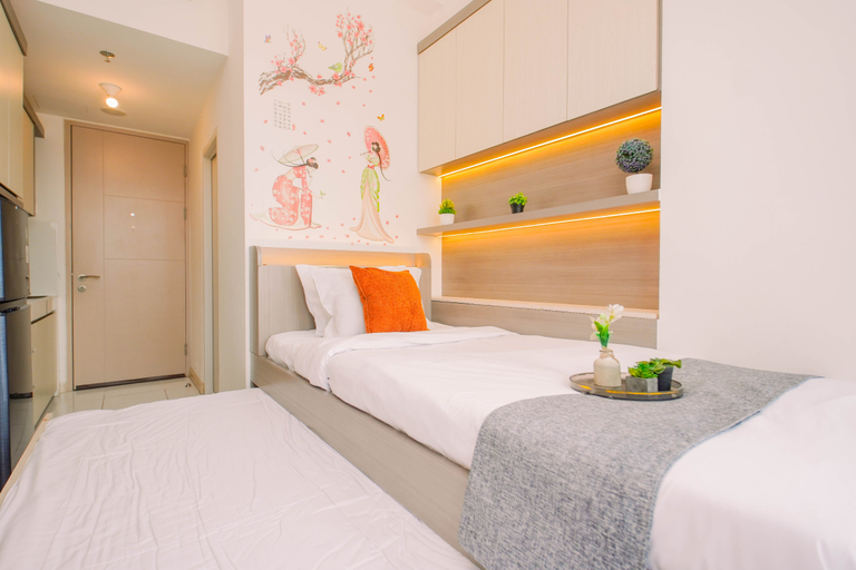 Bedroom 2, Urban Comfy Studio at Apartment Tokyo Riverside PIK 2 By Travelio, Tangerang