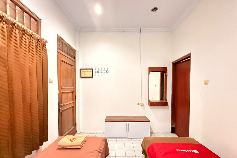Bedroom 4, RedDoorz @ Hotel Pulung Prawirotaman, Yogyakarta