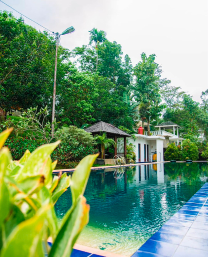 Garden 3, Villa Rumah Kayu Lubuk Minturun, Padang Pariaman