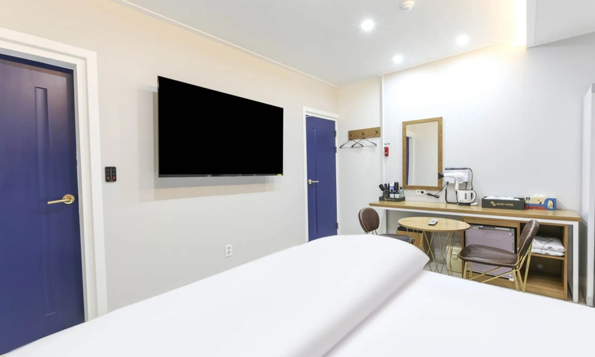 Bedroom 4, Gimcheon Sweet Hotel, Gimcheon
