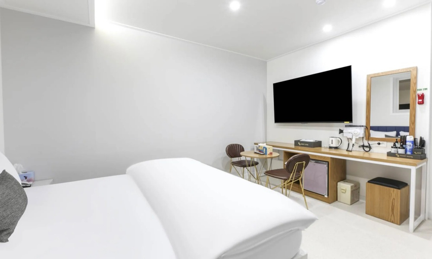 Bedroom 3, Gimcheon Sweet Hotel, Gimcheon