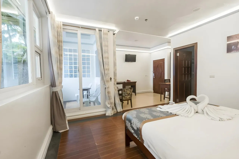 Bedroom 4, Royal Park Hotel Boracay, Malay