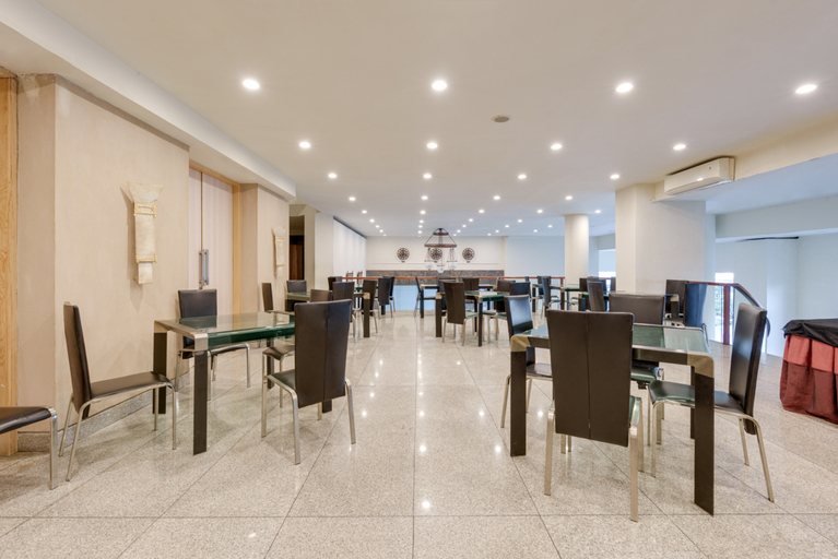 Food & Drinks 5, Kenari Tower Pantai Losari Makassar, Makassar
