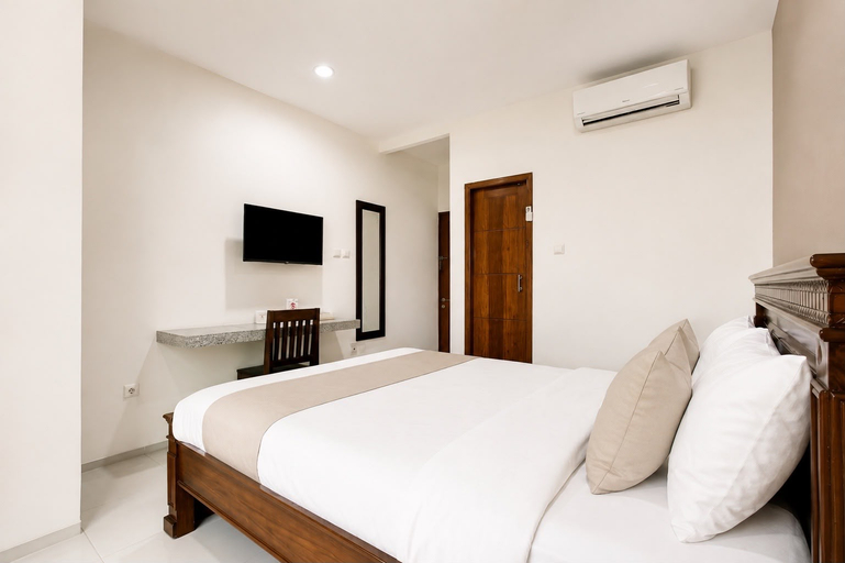 Bedroom 2, D'em Home Kediri, Kediri