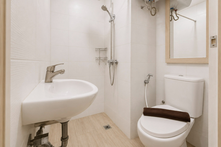 Bathroom 2, Great Deal Studio at Apartment Candiland By Travelio, Semarang