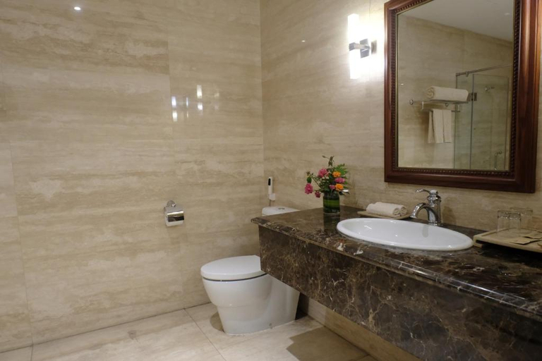 Bathroom 5, FLC Luxury Resort Vinh Phuc, Vĩnh Yên