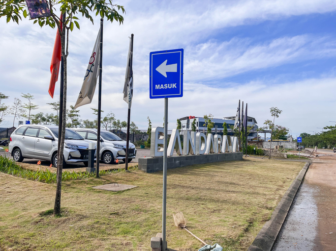 Exterior 4, Functional Studio (No Kitchen) at Apartment Bandaraya - Tallasa City Makassar By Travelio, Makassar