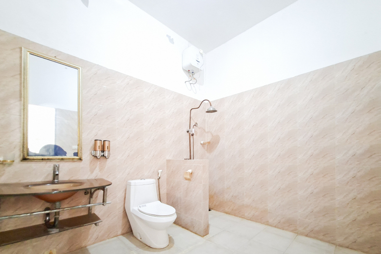 Bathroom 2, RedDoorz @ Pasifik Hotel Sabang Aceh, Sabang