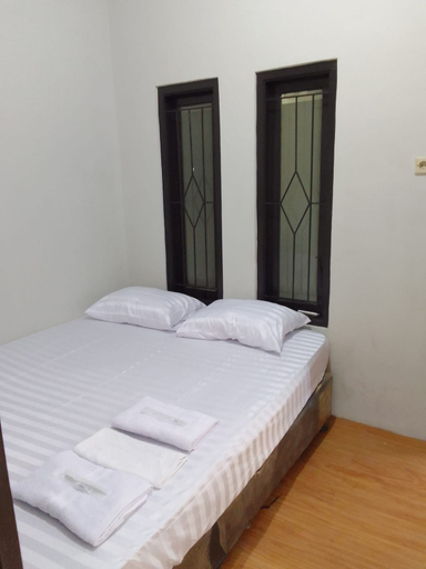 Bedroom 5, LEREN Guest House, Sukoharjo