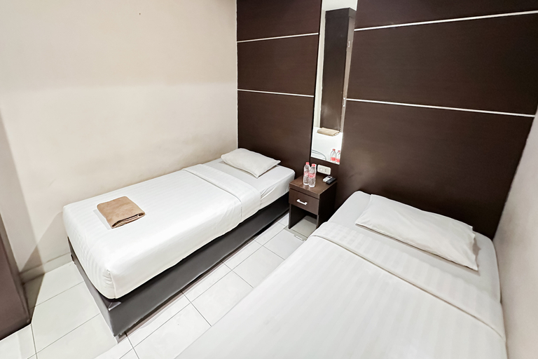 Bedroom 5, Hotel Bumi Malaya RedPartner, Medan