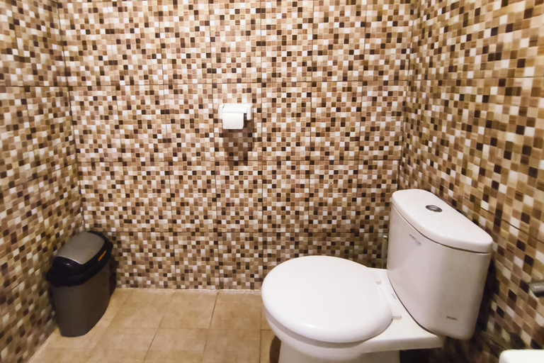 Bathroom 3, The Lavana Hotel Florida Kuta Mandalika, Lombok