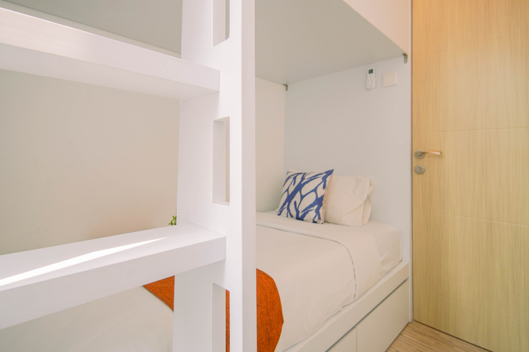 Bedroom 5, Warm Minimalist 2BR at Apartment Tokyo Riverside PIK 2 By Travelio, Tangerang