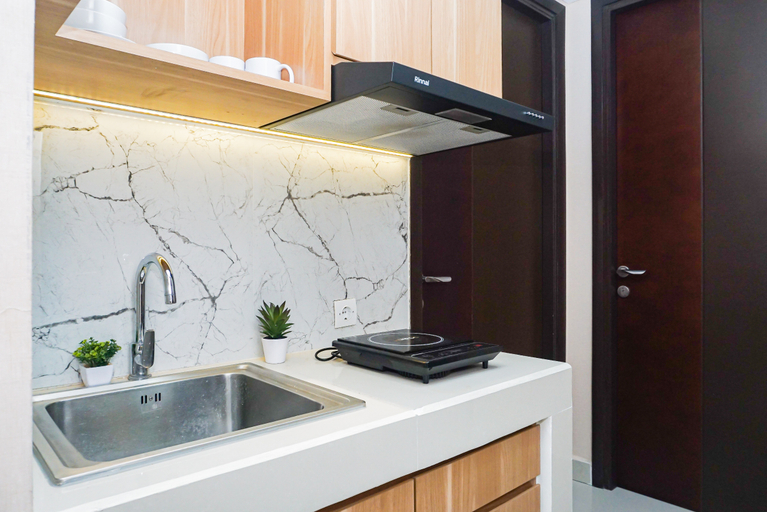 Others 2, Modern Look 2BR Apartment Pollux Chadstone By Travelio, Cikarang