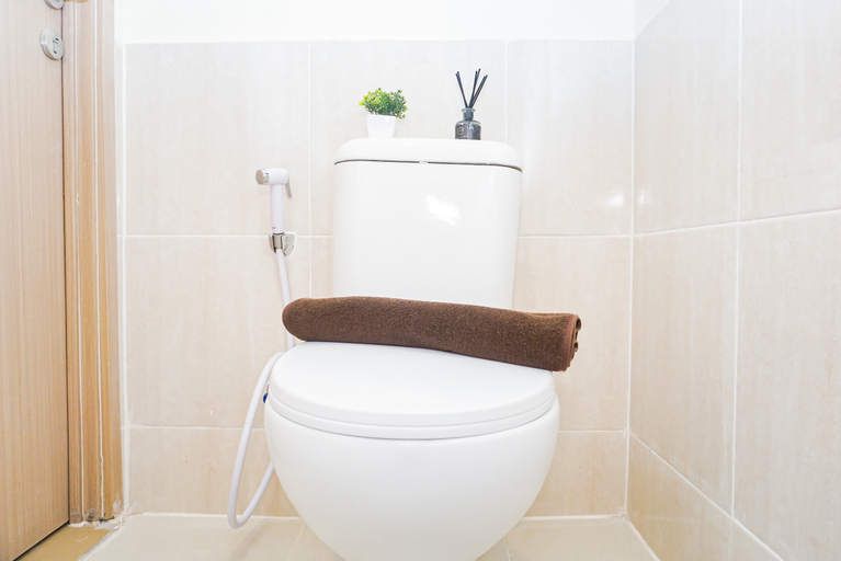 Bathroom 2, Best Deal Studio at Apartment Meikarta District 2 By Travelio, Cikarang