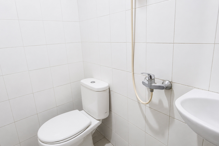 Bathroom 2, Arcadia Rooms Mangga Besar RedPartner, West Jakarta