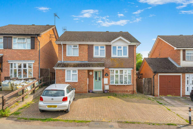 Exterior 4, Badger Haven: Apt 2 | Large Apartment in Brackley, Northamptonshire