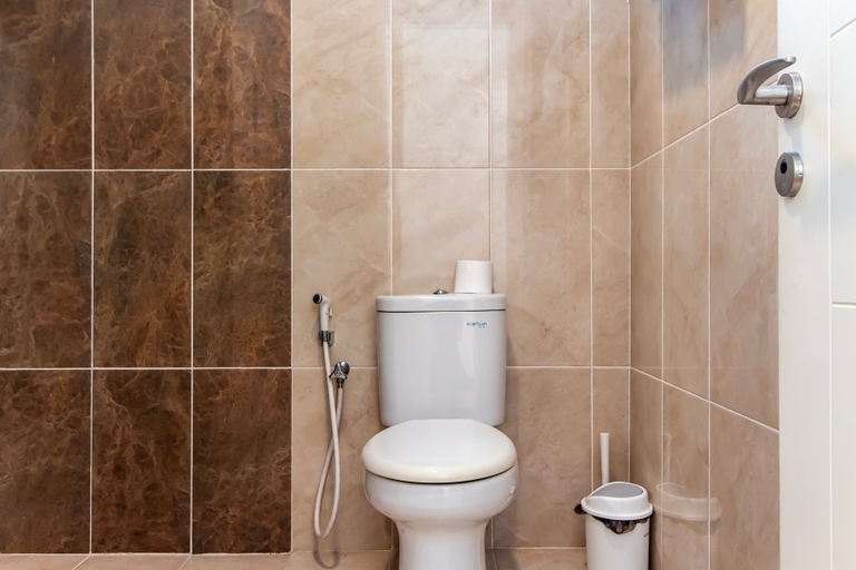 Bathroom 4, Lakeside 2BR Condo Villa Rainbow Spring, Tangerang