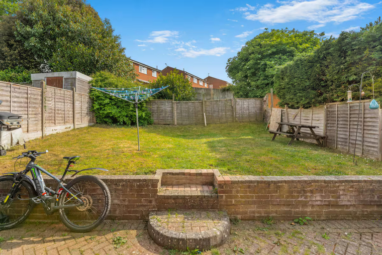 Others 3, Badger Haven: Apt 4 | Large Apartment in Brackley, Northamptonshire