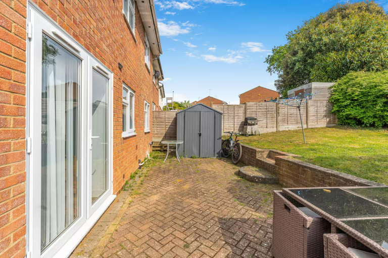 Others 4, Badger Haven: Apt 4 | Large Apartment in Brackley, Northamptonshire