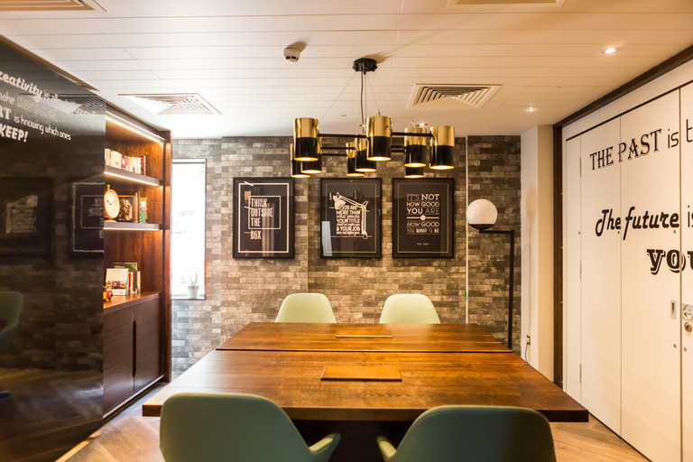 Business Facilities 5, hub by Premier Inn London King's Cross, London