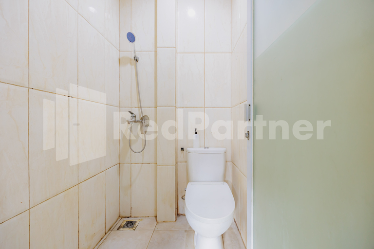 Bathroom 4, Jo Inn RedPartner, South Jakarta