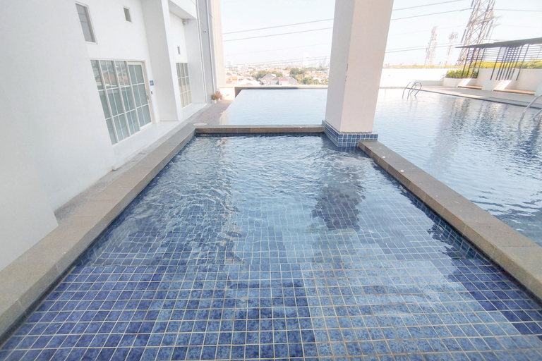 Exterior 3, Modern and Convenient Studio at Apartment Kyo Society By Travelio, Surabaya