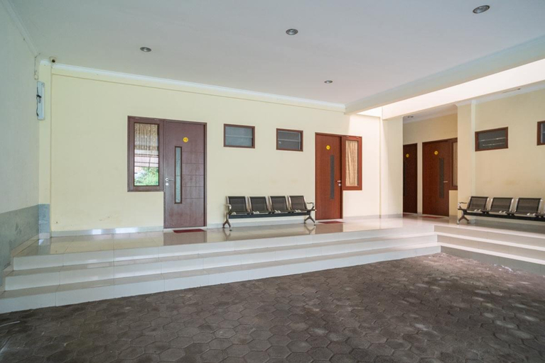 Others 4, RedDoorz Plus near Cirebon Super Block Mall 2, Cirebon
