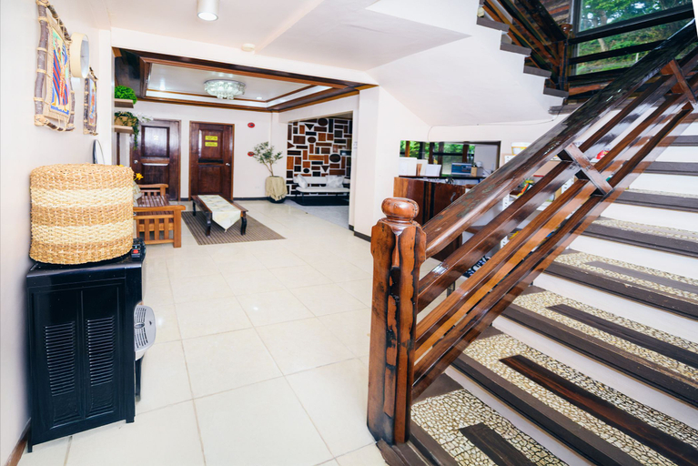 Lobby 5, Silverise Guest House, El Nido