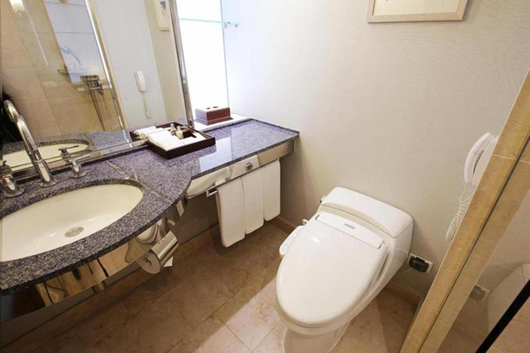 Bathroom 4, Geoje Samsung Hotel, Geoje
