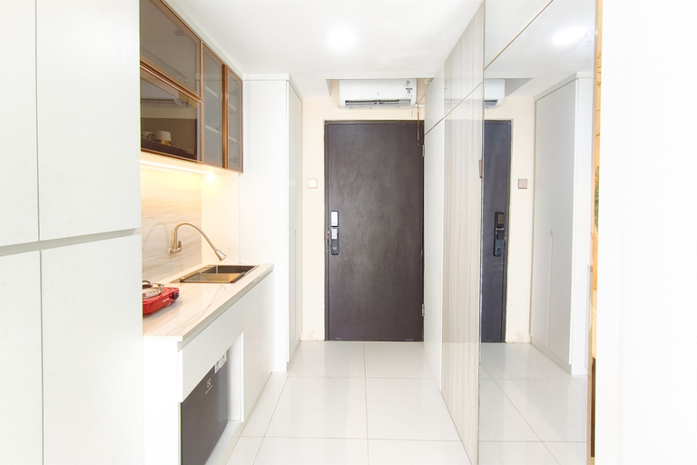 Others 2, Refined Studio at Apartment Grand Asia Afrika By Travelio, Bandung