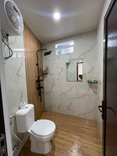 Bathroom, Villa With Jacuzzi, Damar Ningrum 4, Bandung
