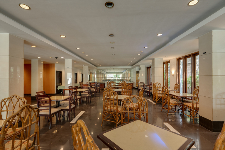 Restaurant 5, Grand Life Hotel Pantai Losari Makassar, Makassar