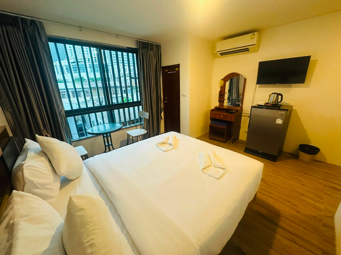 Bedroom 4, N & B Home Hotel, Wattana