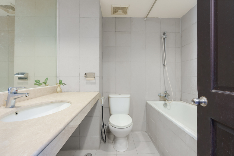 Bathroom, Grand Life Hotel Pantai Losari Makassar, Makassar