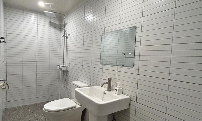 Bathroom 5, Geoje Island Brown Dot Hotel Gohyeon Branch, Geoje