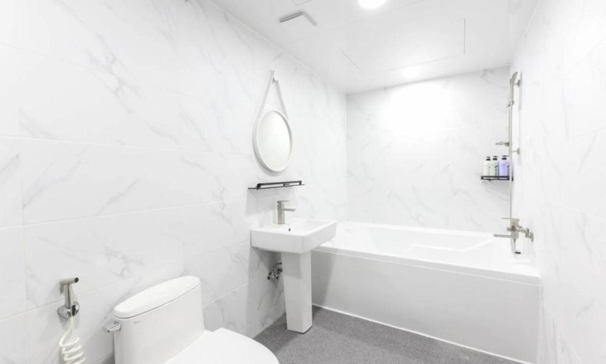 Bathroom 5, Gimcheon Sweet Hotel, Gimcheon