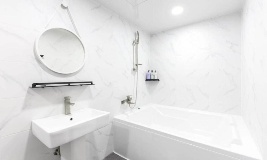Bathroom 5, Gimcheon Sweet Hotel, Gimcheon