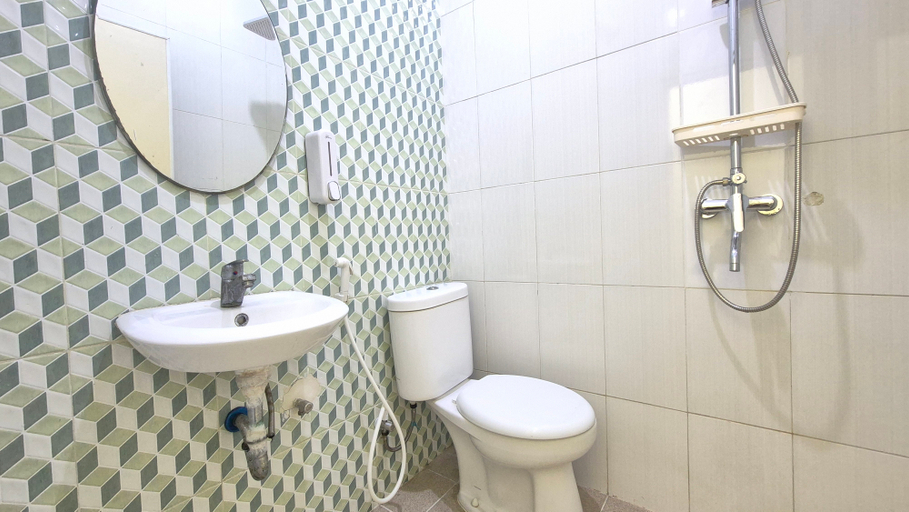 Bathroom 5, Little Home Mangga Besar, West Jakarta