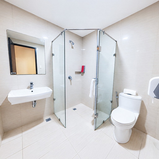 Bathroom 5, Red Planet Cavite, Rosario