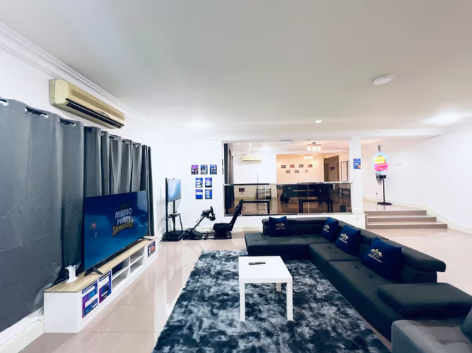 Others 2, 9 Min KLCC | 9KM Mid Valley | Karaoke | 28Pax7Car, Kuala Lumpur