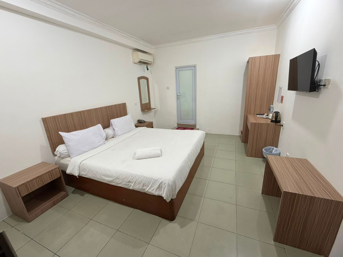 Bedroom 5, Penuin Hotel, Batam