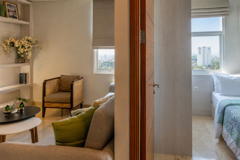 Others 3, Dago Suite Luxury 3BR + 1 Apartment, Bandung